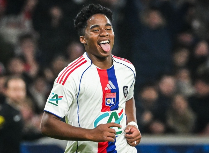 kaiyun·(中国)官方网站-帽子戏法＋3场造5球！19岁新大罗闪耀，皇马偷着乐，被阿隆索耽误|法甲|恩德里克|罗纳尔多|里昂|哈维·阿隆索_新浪体育_新浪新闻