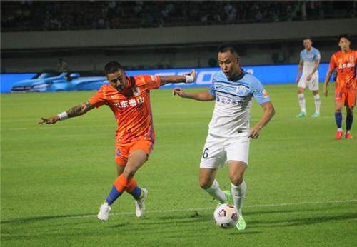 开云体育app官网-广州城磕平泰山同城兄弟受益 范加斯特满意防守